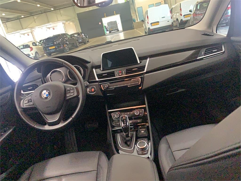 Bmw 2 Series 218i - Benzine - Automatic - 68 200 km