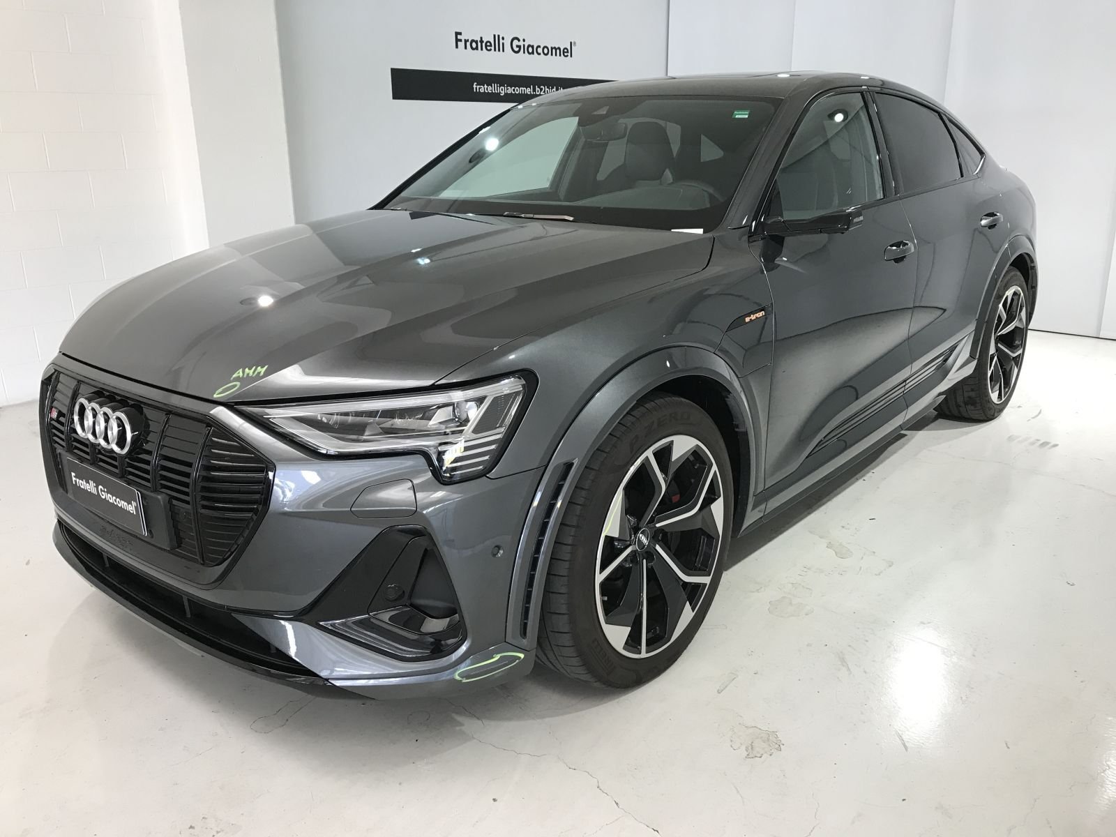 Audi E-Tron - - Electric - Automatic - 22 272 km