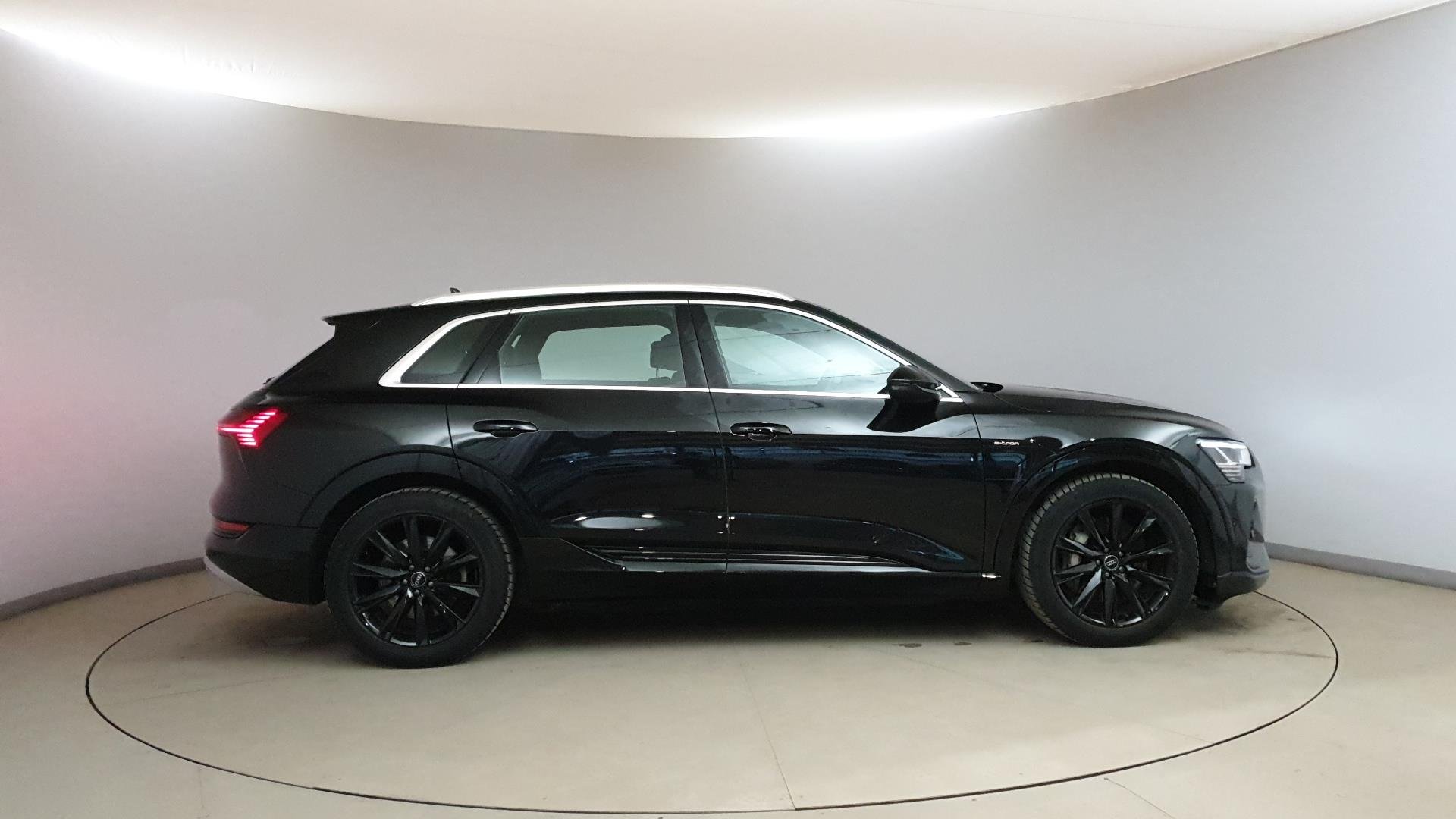 Audi E-Tron 50 - Electric - Automatic - 43 749 km