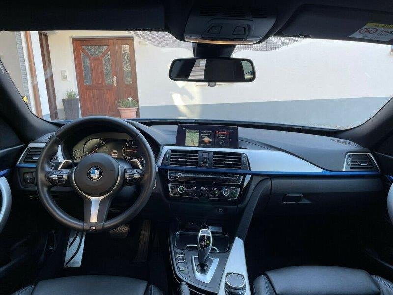 Bmw 3 Series 320i - Benzine - Automatic - 24 951 km