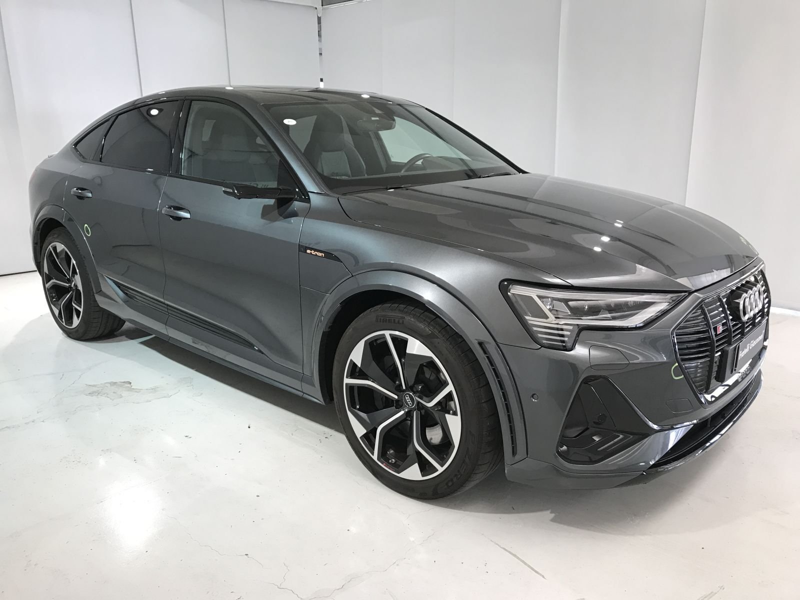 Audi E-Tron - - Electric - Automatic - 22 272 km