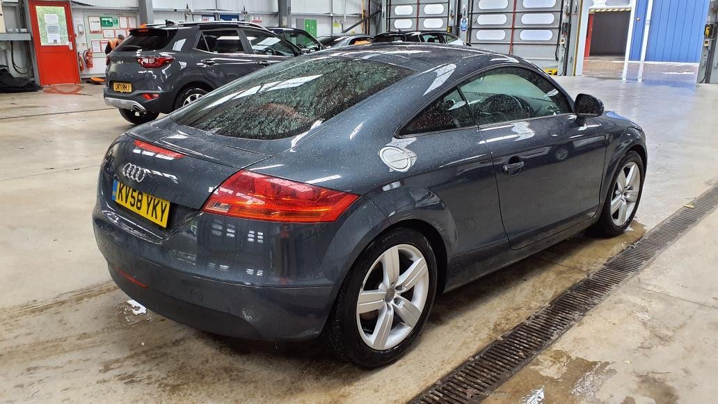 Audi TT 2.0 - Benzine - Manual - 108 163 km