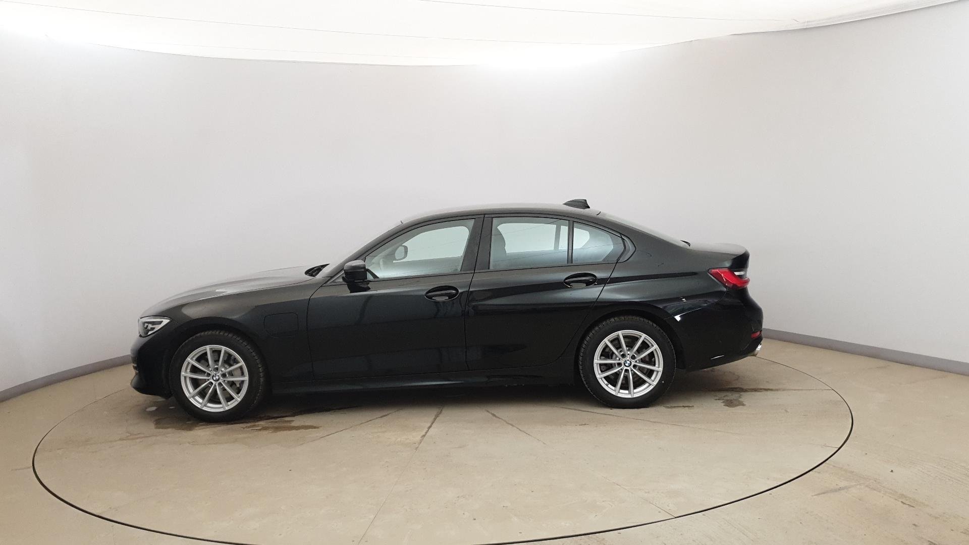 Bmw 3 Series 330e - Hybride - Automatic - 57 336 km