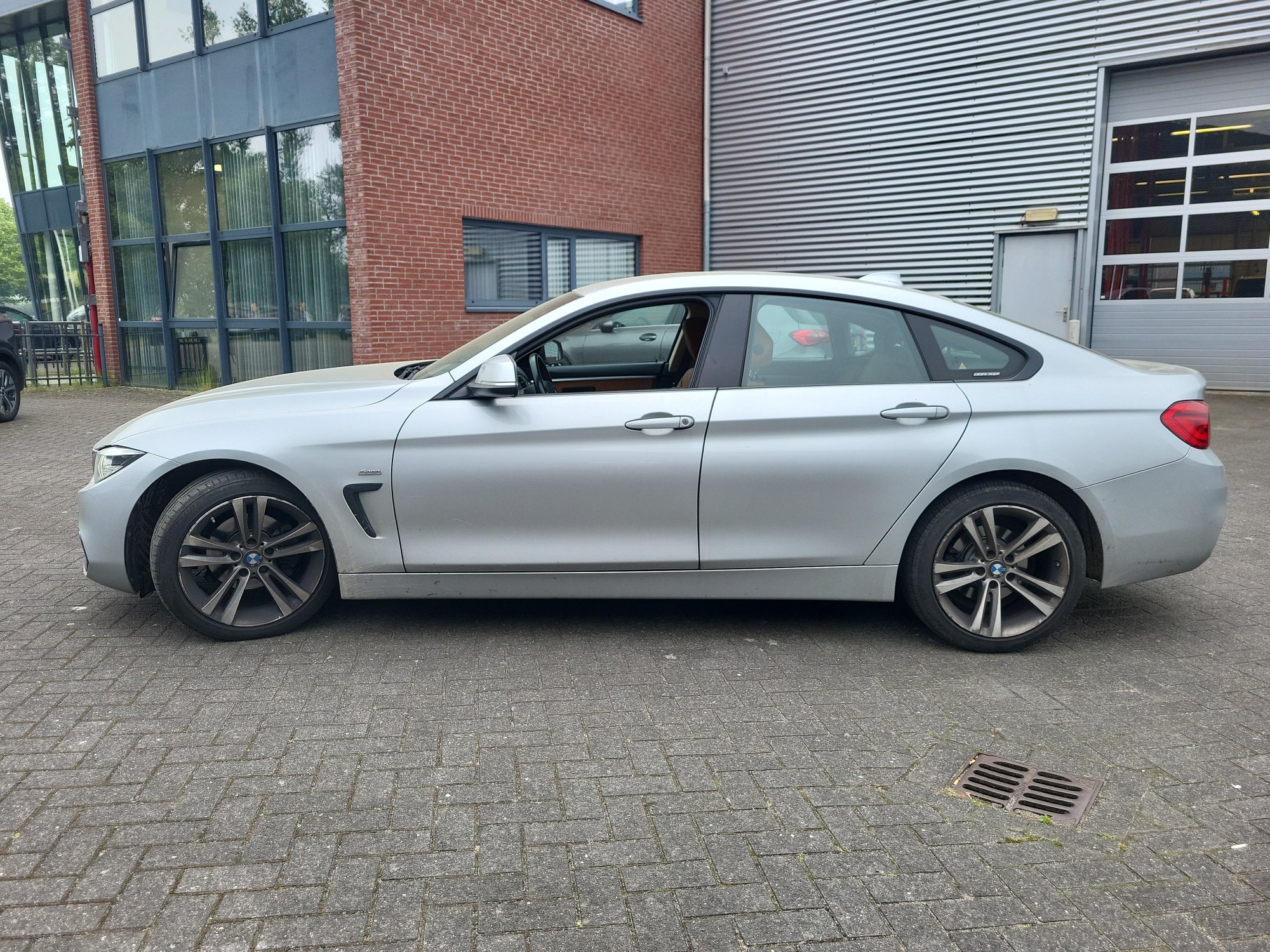 Bmw 4 Series 418i - Benzine - Automatic - 151 072 km