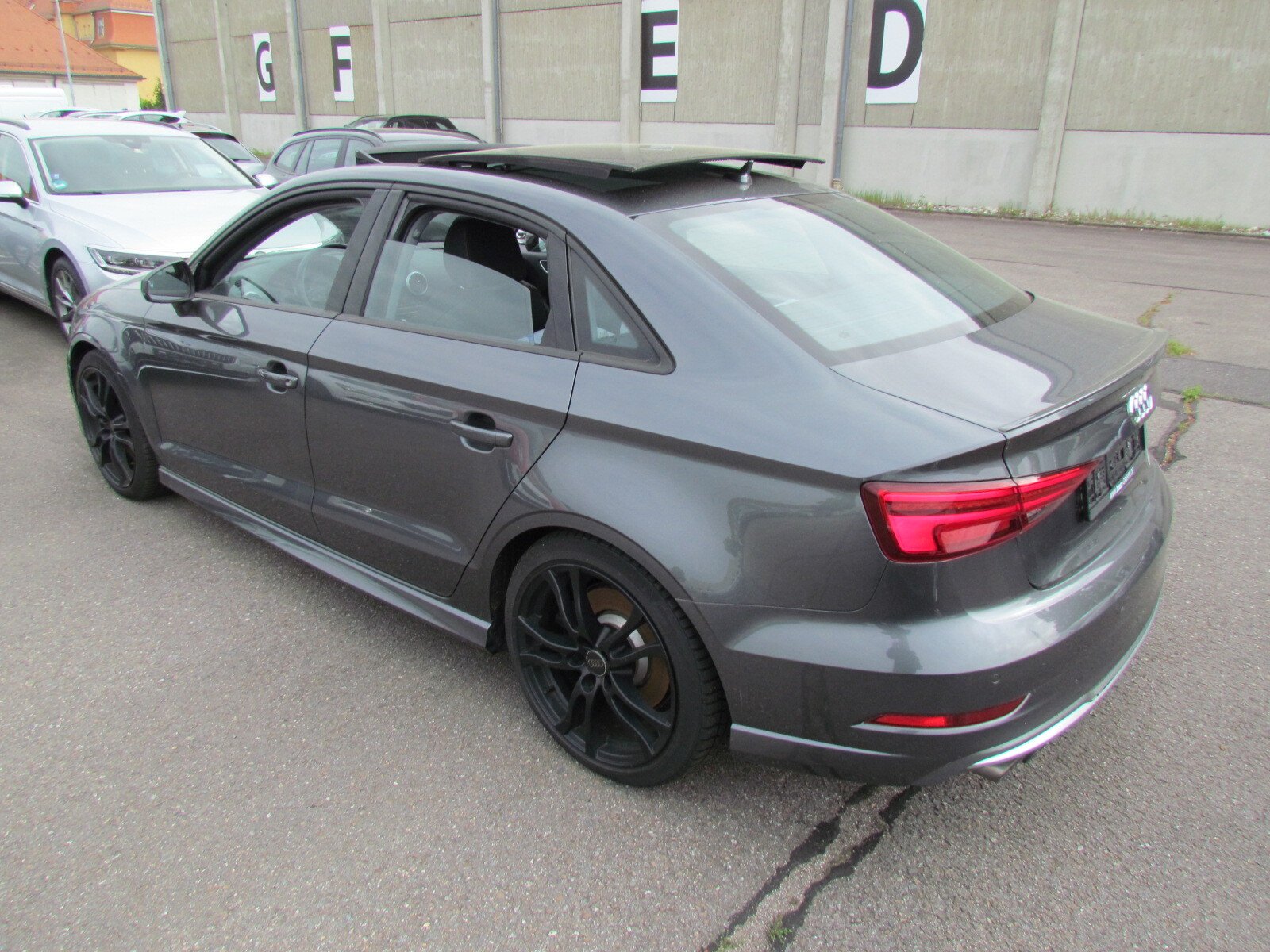 Audi A3 - - Benzine - Automatic - 72 494 km