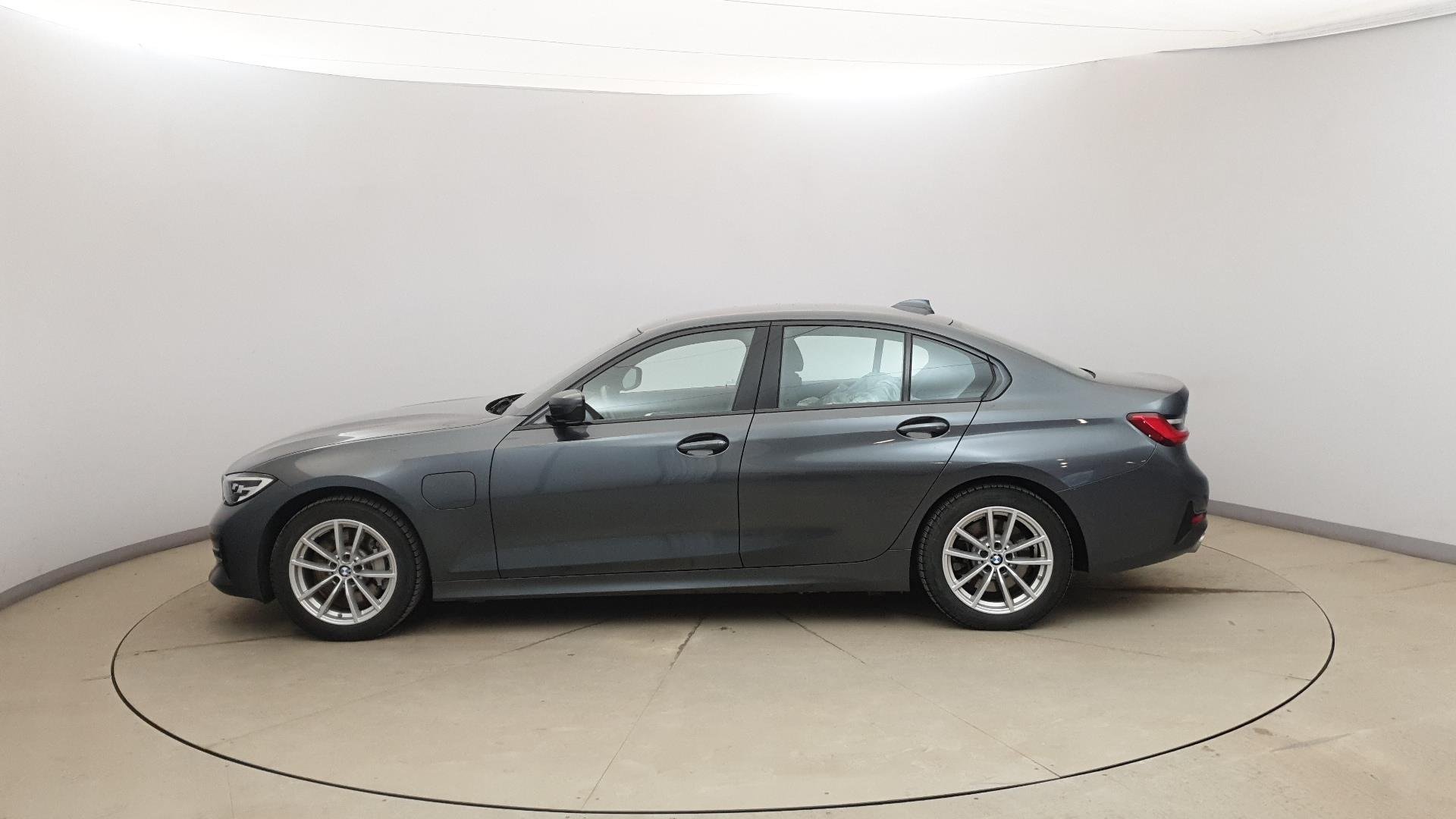 Bmw 3 Series 330e - Hybride - Automatic - 48 460 km