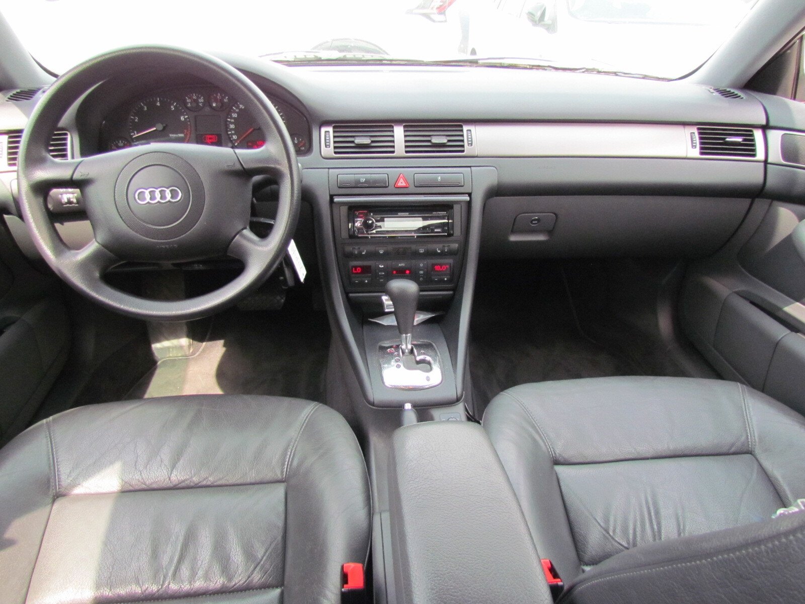 Audi A6 2.4 - Benzine - Automatic - 161 442 km