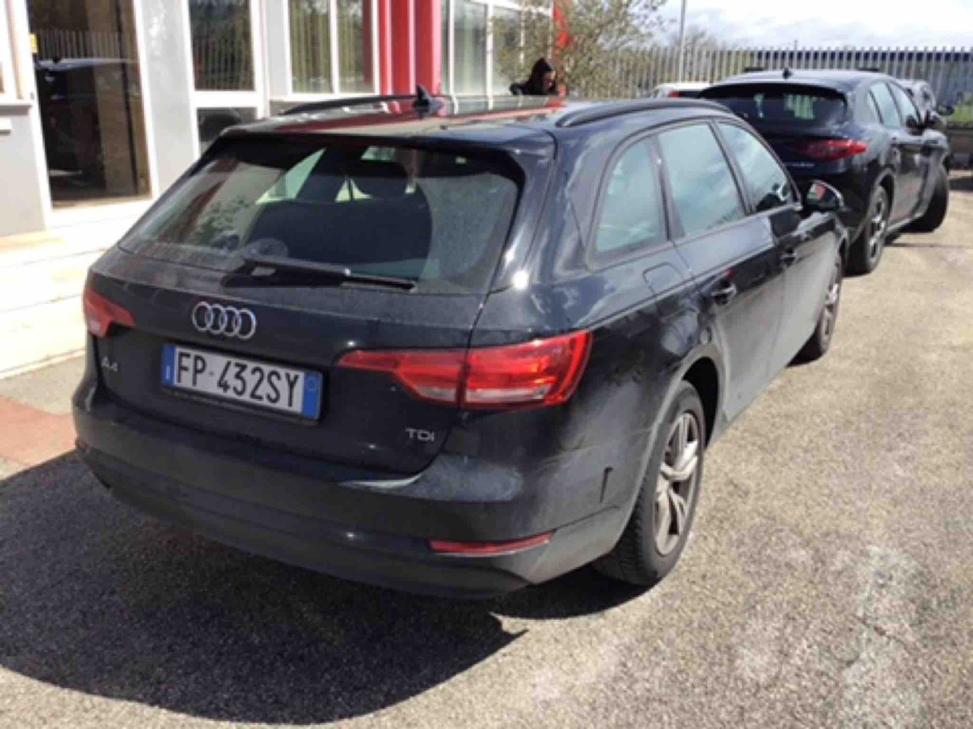 Audi A4 2.0 TDI - Diesel - Manual - 235 651 km