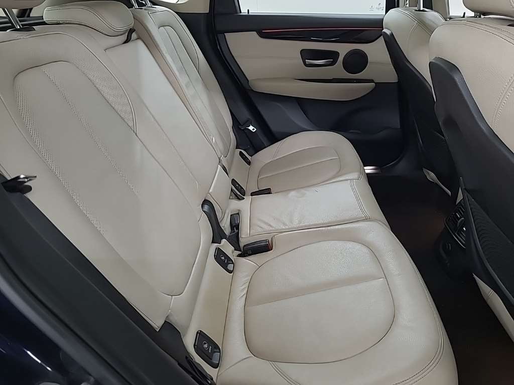 Bmw 2 Series 218i - Benzine - Automatic - 135 625 km