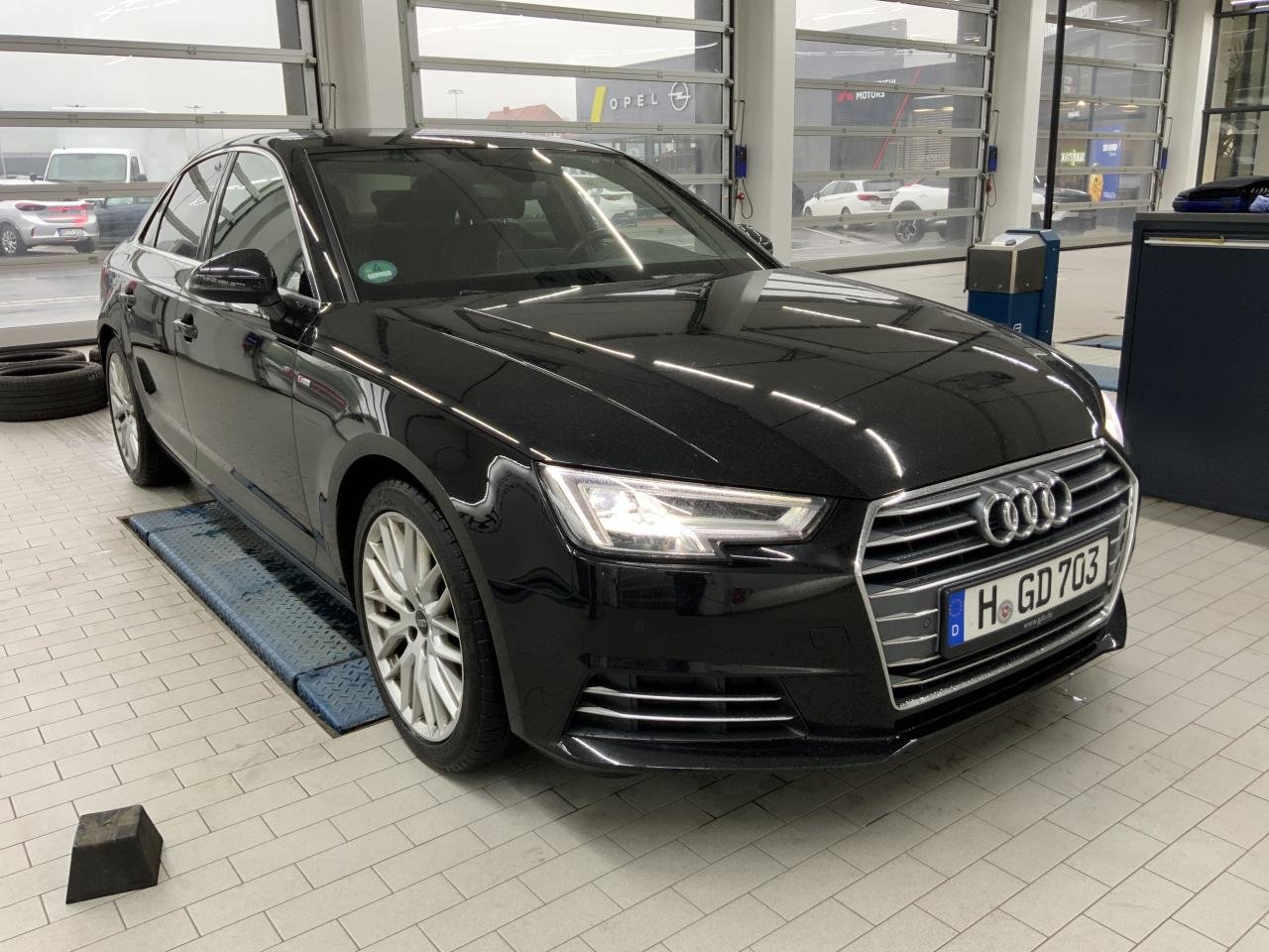 Audi A4 1.4 TFSI - Benzine - Automatic - 136 833 km