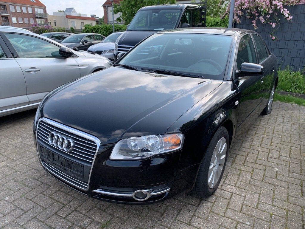 Audi A4 1.6 - Benzine - Manual - 218 179 km