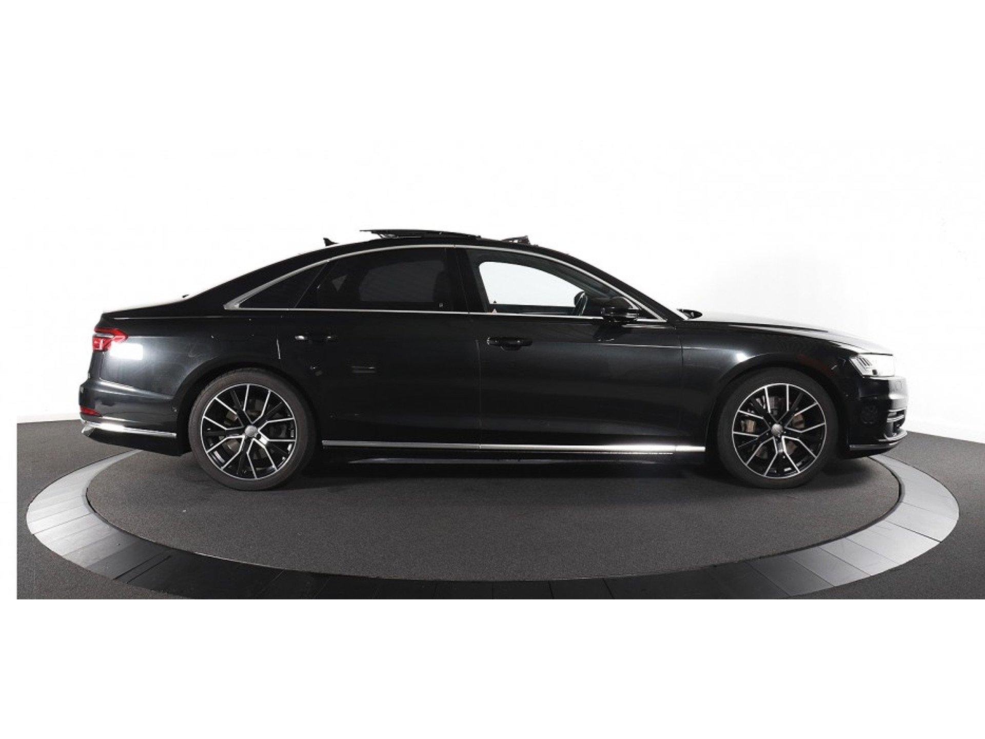 Audi A8 55 TFSI - Benzine - Automatic - 108 753 km