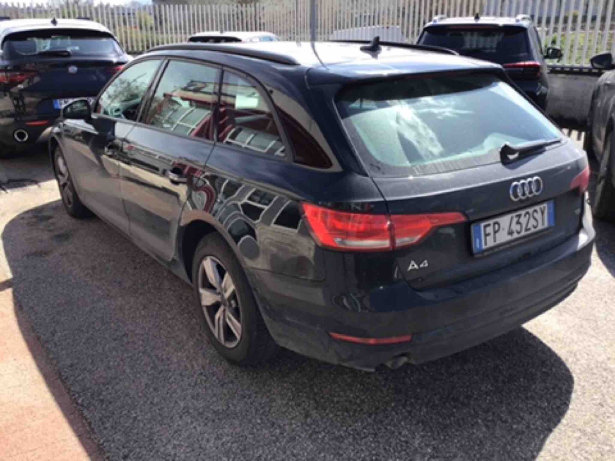 Audi A4 2.0 TDI - Diesel - Manual - 235 651 km