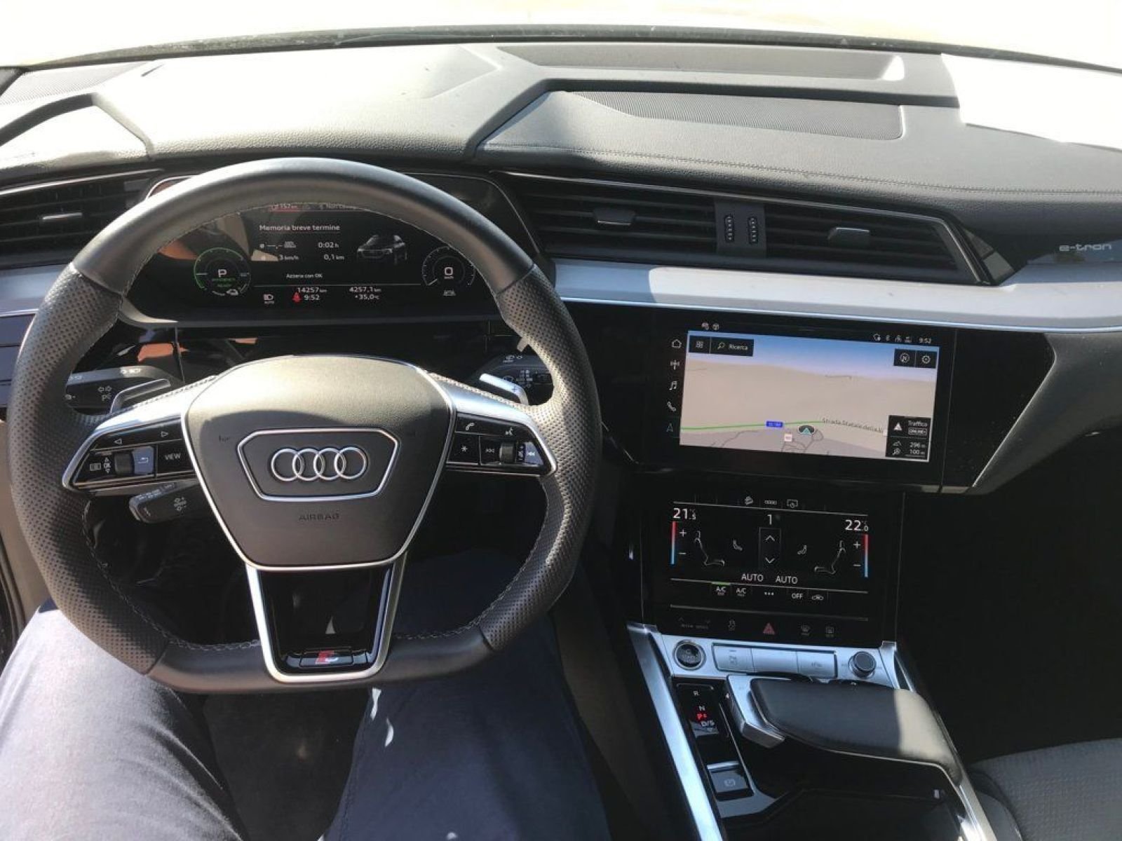 Audi E-Tron 55 - Electric - Automatic - 14 257 km