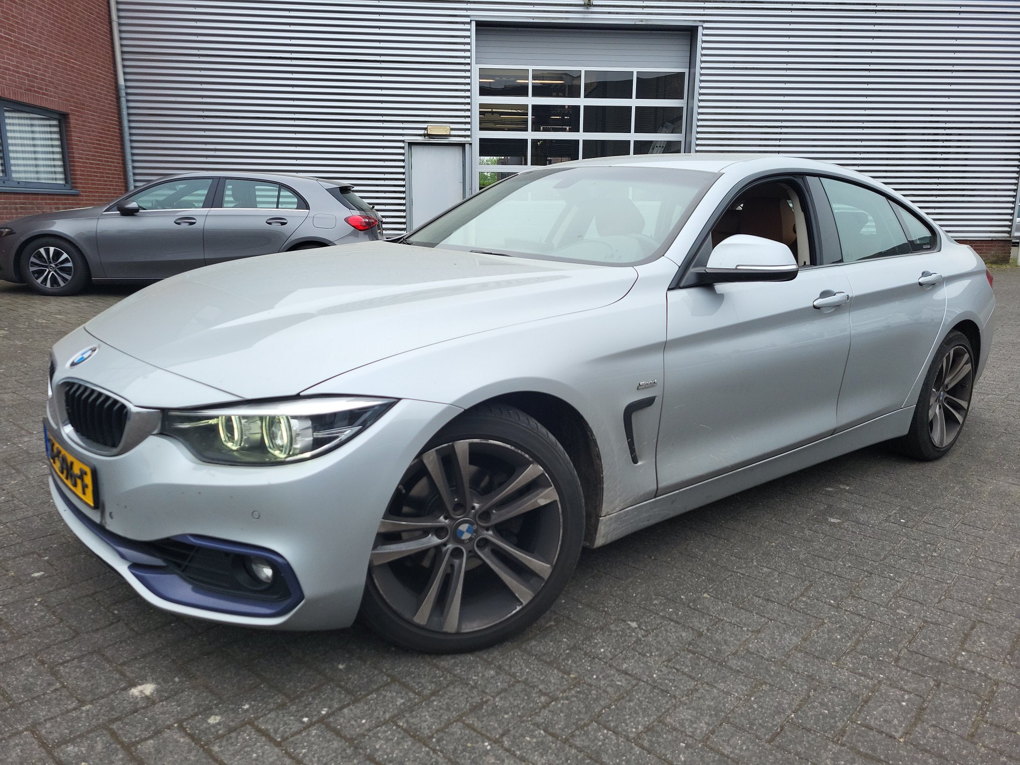 Bmw 4 Series 418i - Benzine - Automatic - 151 072 km