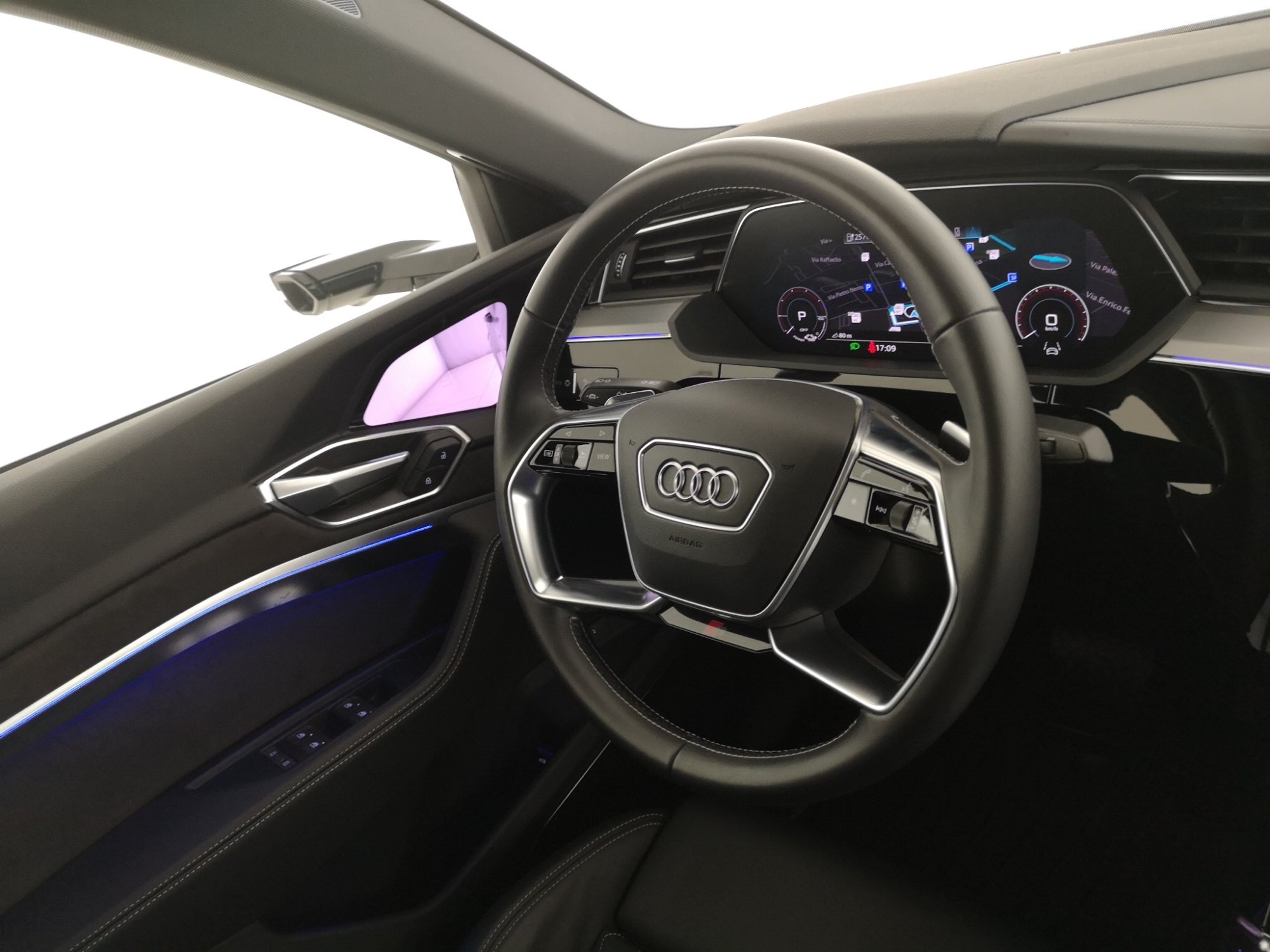 Audi E-Tron - - Electric - Automatic - 22 185 km