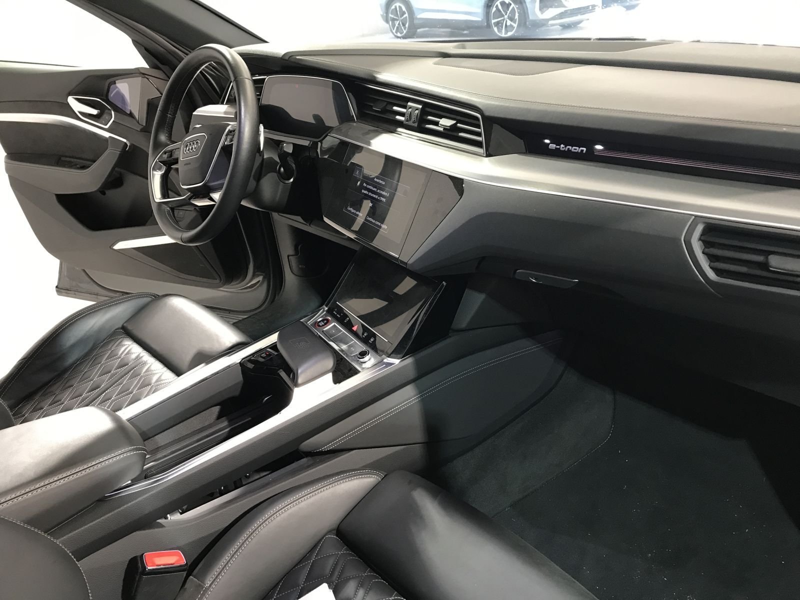 Audi E-Tron - - Electric - Automatic - 22 272 km