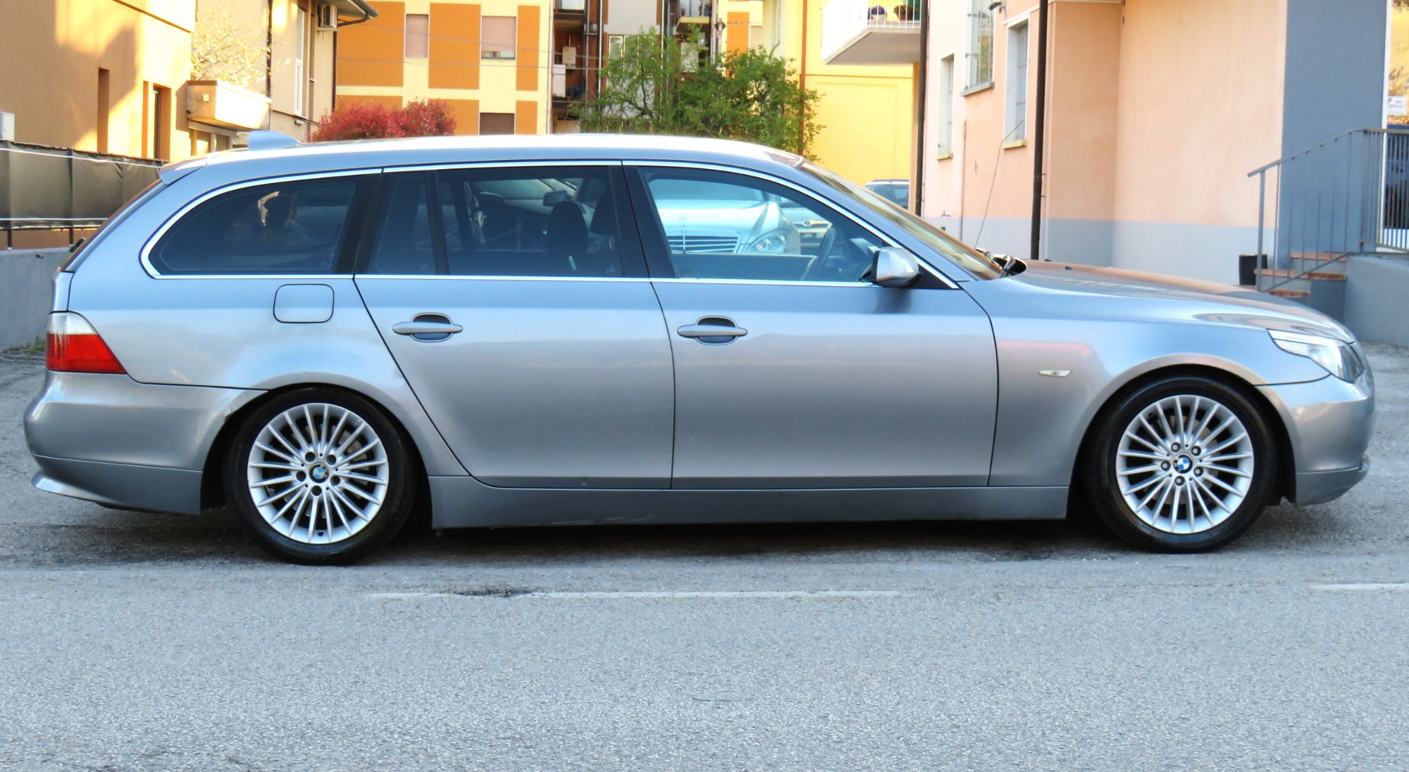 Bmw 5 Series 525 - Diesel - Manual - 472 971 km