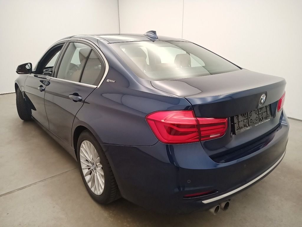 Bmw 3 Series 330e - Benzine - Automatic - 138 936 km