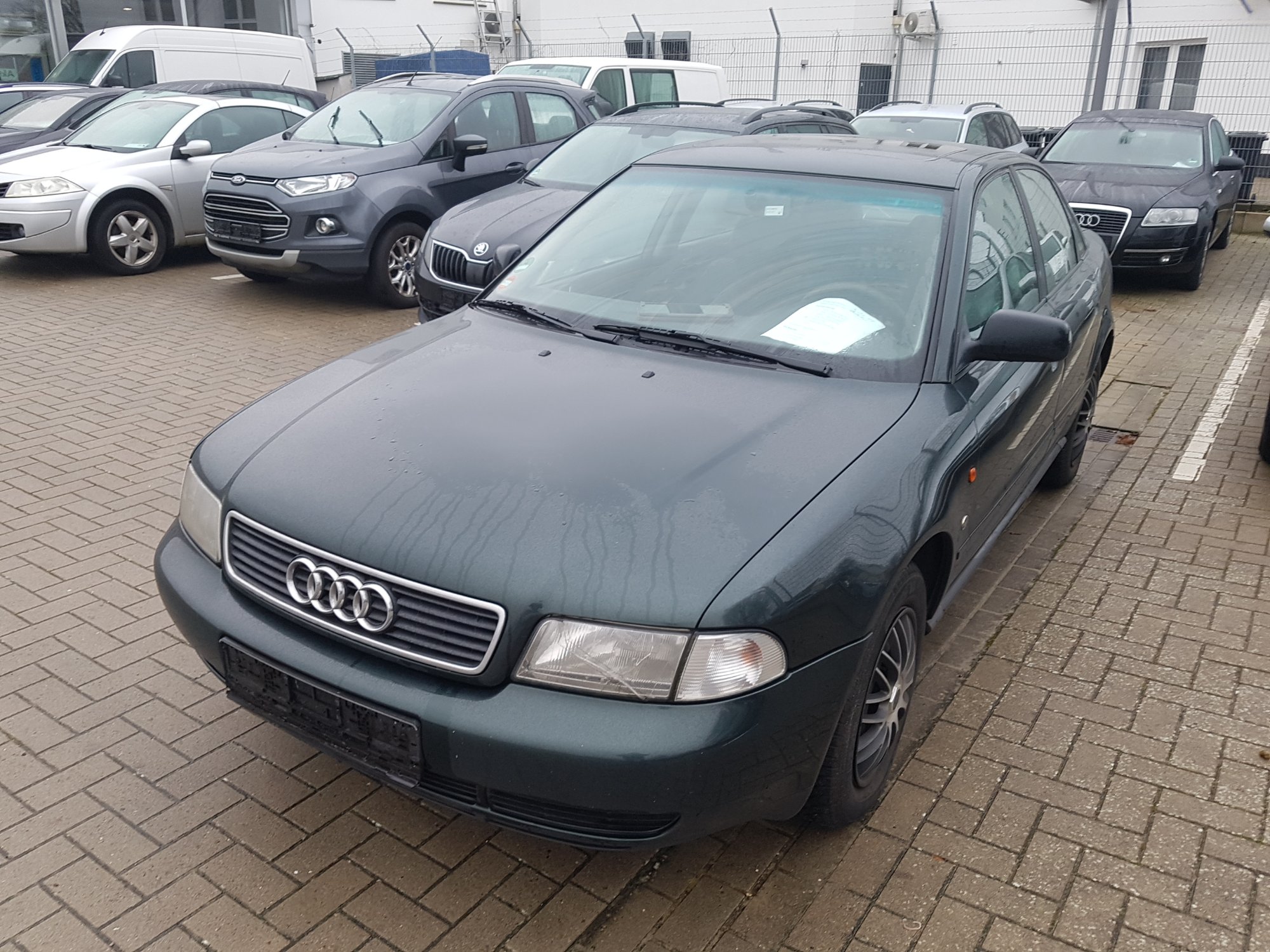 Audi A4 1.6 - Benzine - Manual - 199 578 km