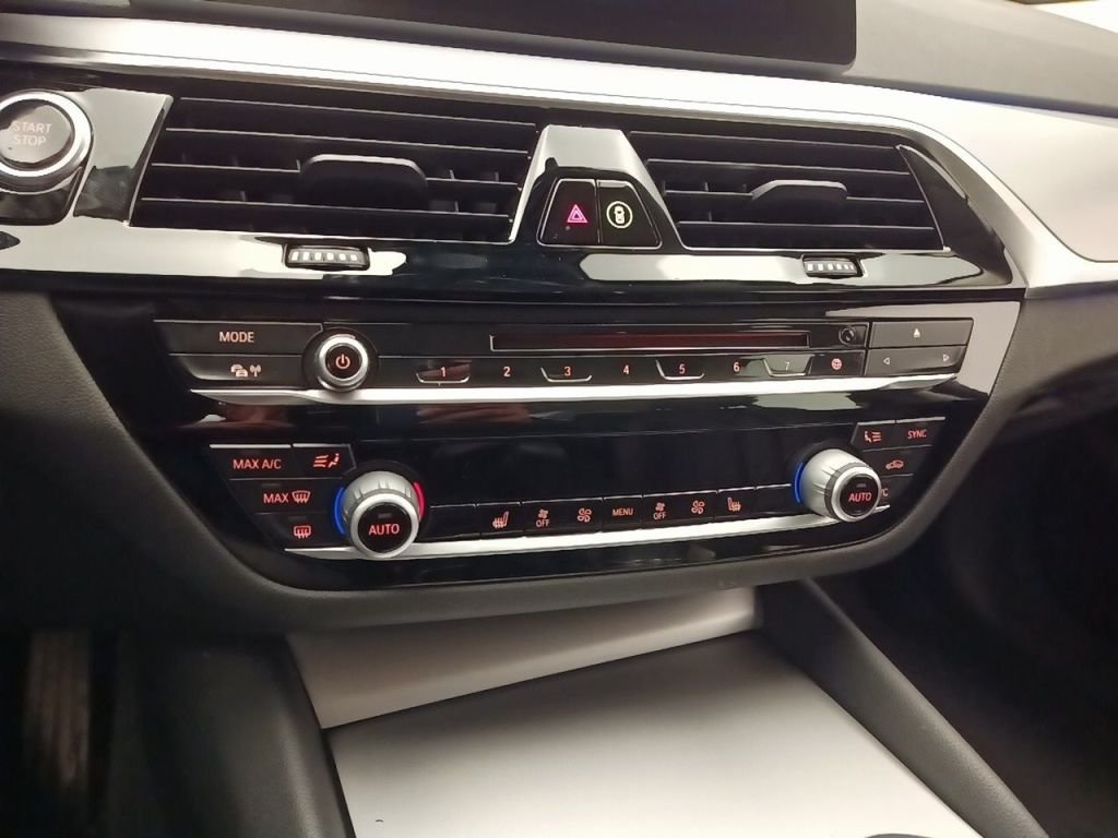 Bmw 5 Series 530e - Hybride - Automatic - 140 150 km