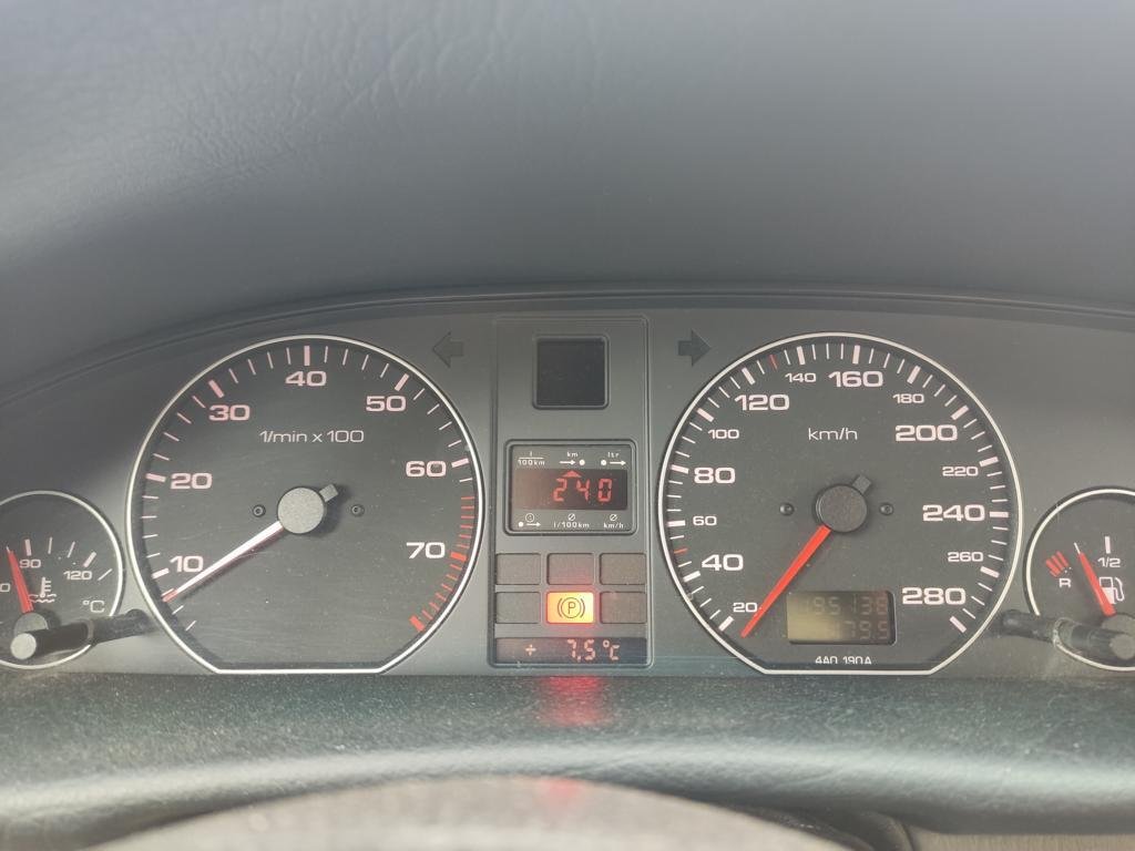 Audi A6 2.6 - Benzine - Automatic - 195 250 km