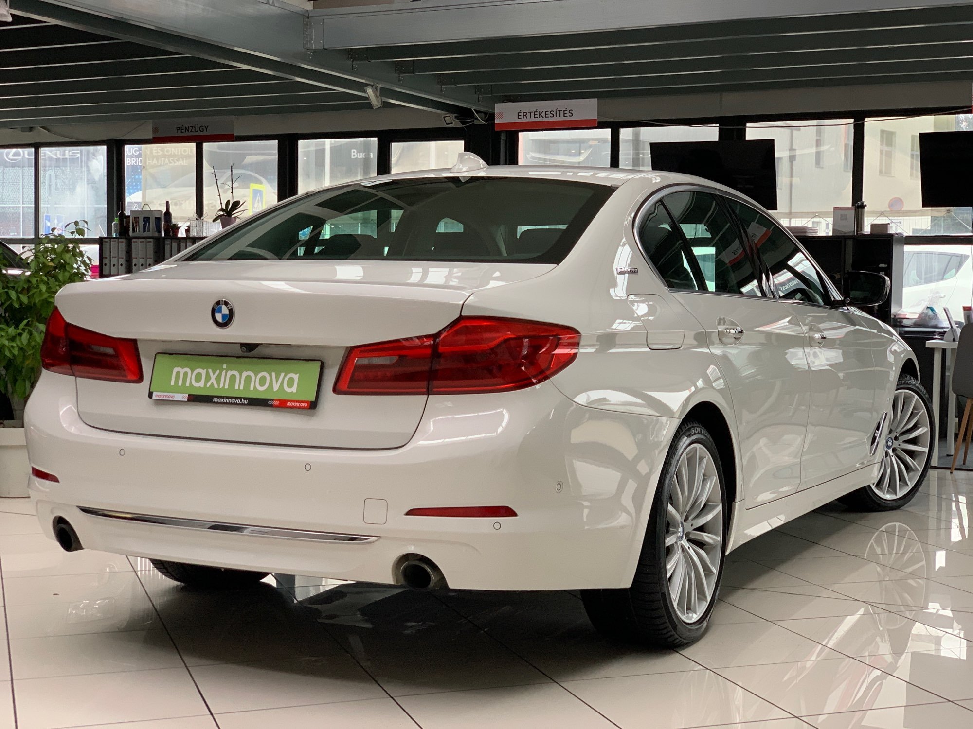 Bmw 5 Series 530 - Hybride - Automatic - 151 000 km