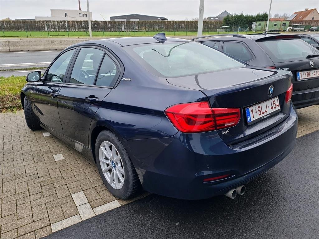 Bmw 3 Series 330e - Hybride - Automatic - 181 959 km