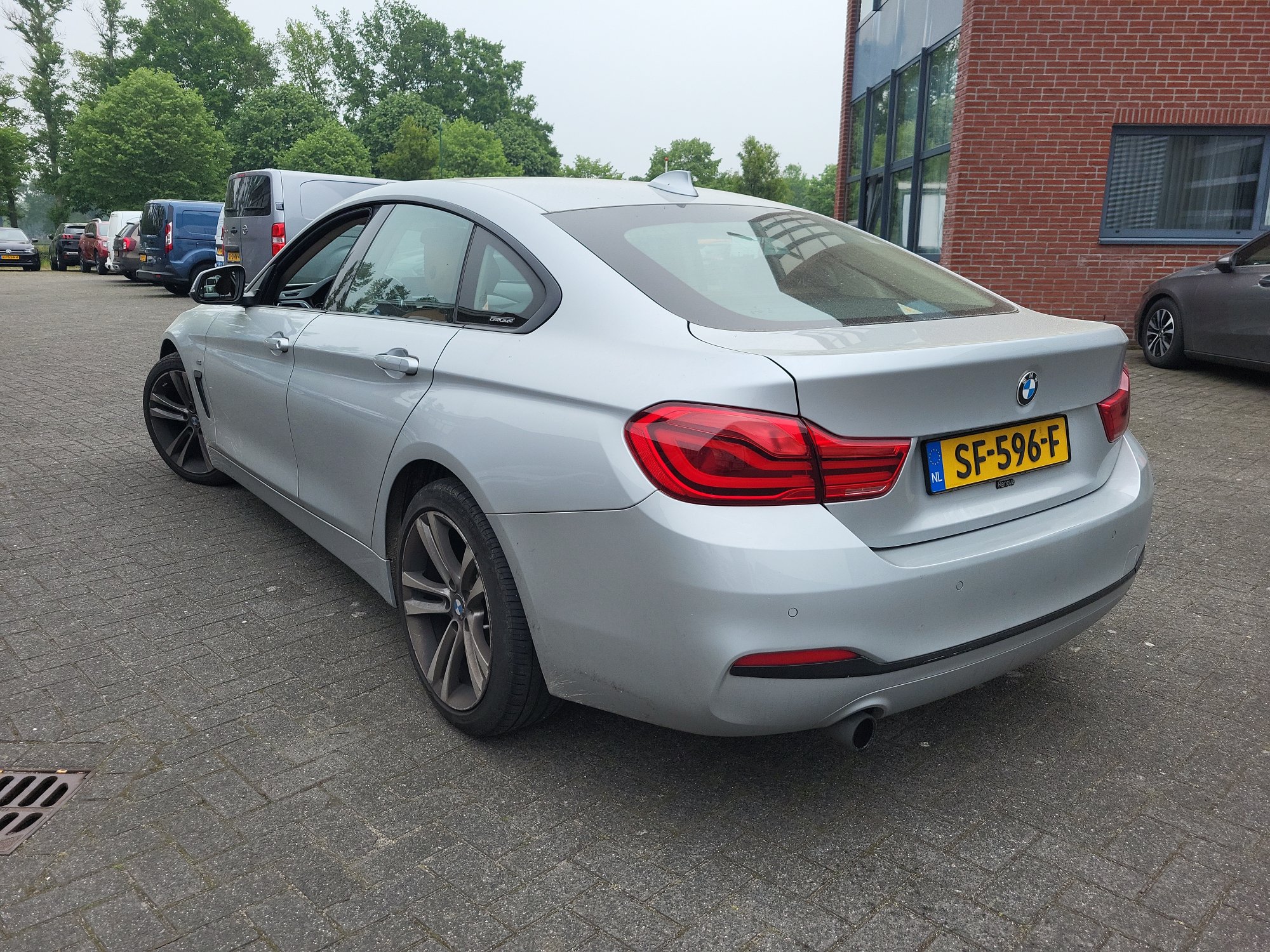 Bmw 4 Series 418i - Benzine - Automatic - 151 072 km