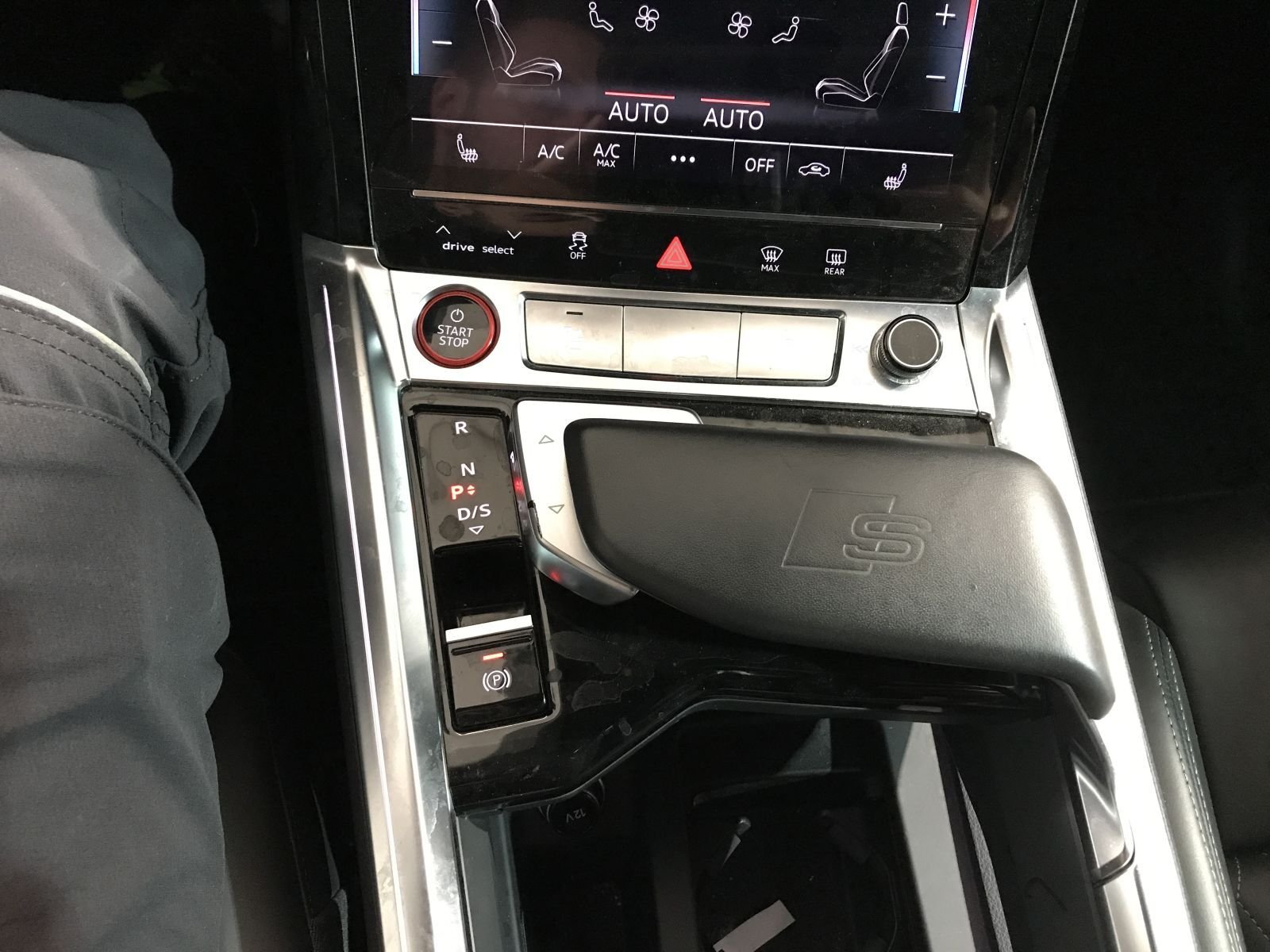 Audi E-Tron - - Electric - Automatic - 22 272 km