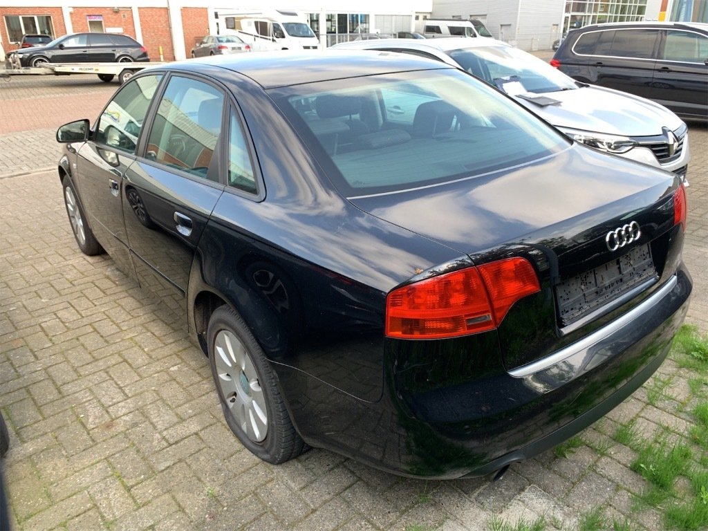 Audi A4 1.6 - Benzine - Manual - 218 179 km