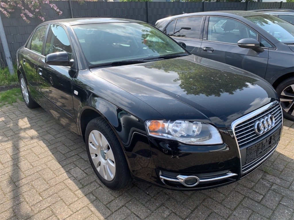 Audi A4 1.6 - Benzine - Manual - 218 179 km