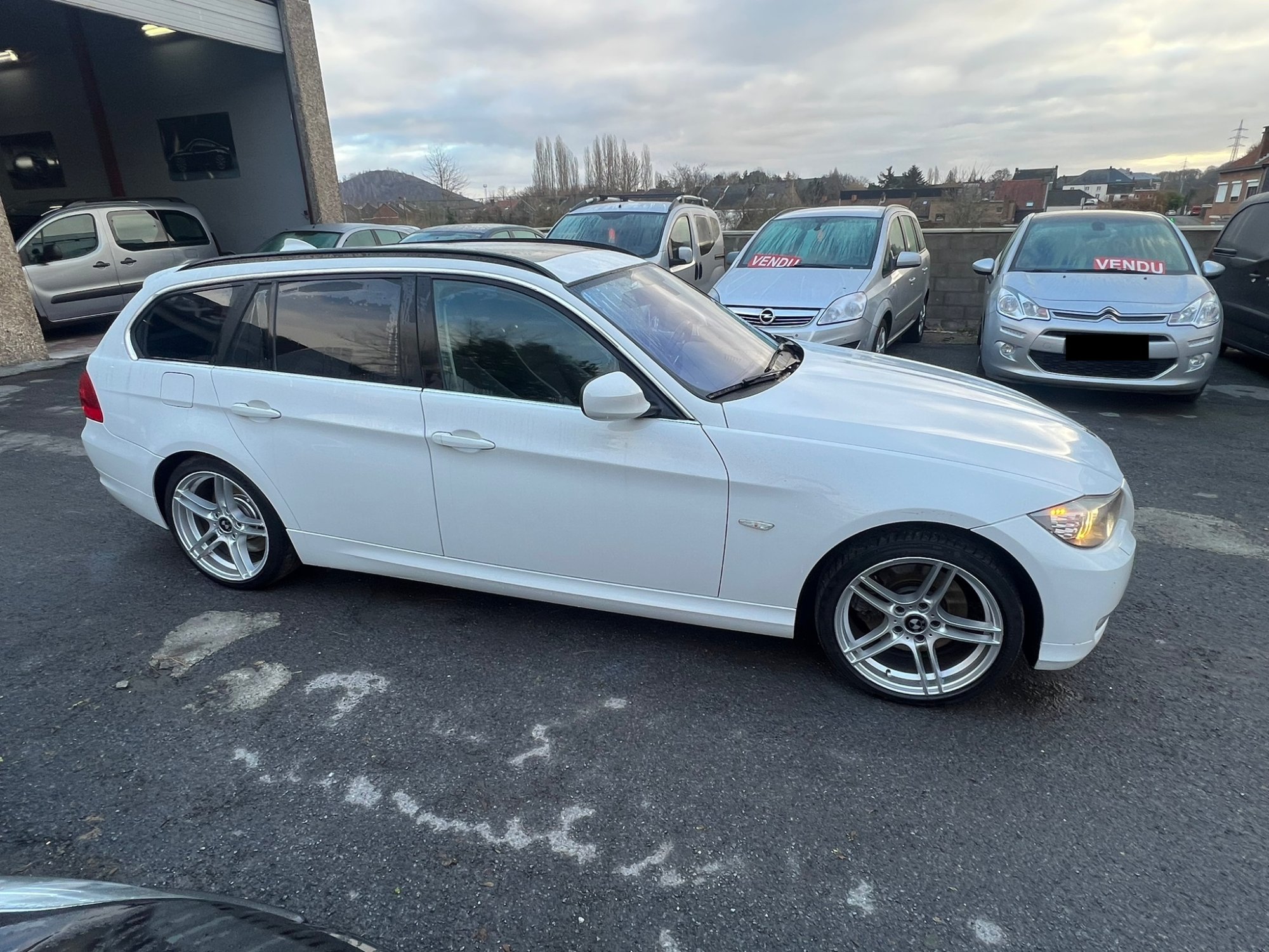 Bmw 3 Series 330d - Diesel - Automatic - 999 999 km