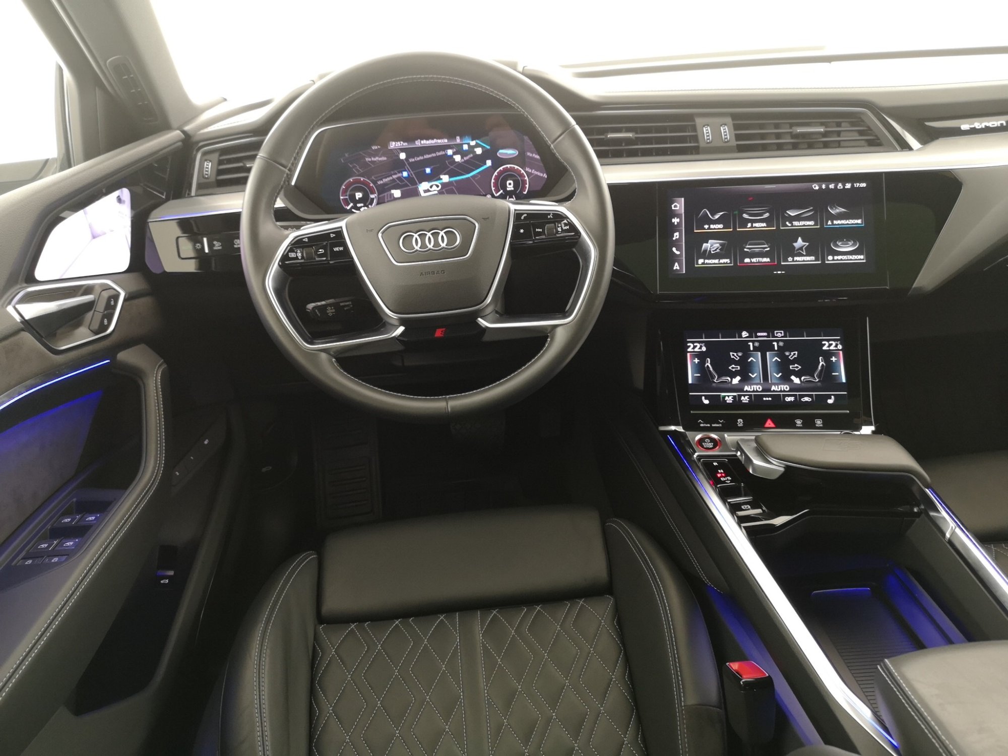 Audi E-Tron - - Electric - Automatic - 22 185 km