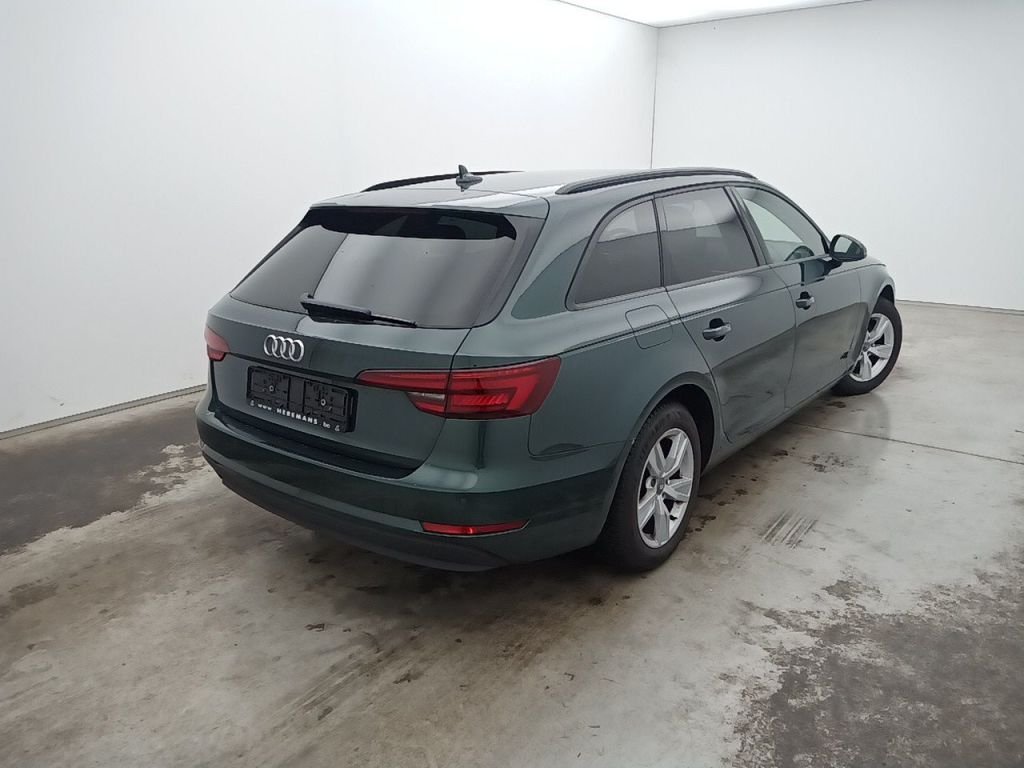 Audi A4 1.4 TFSI - Benzine - Manual - 100 926 km