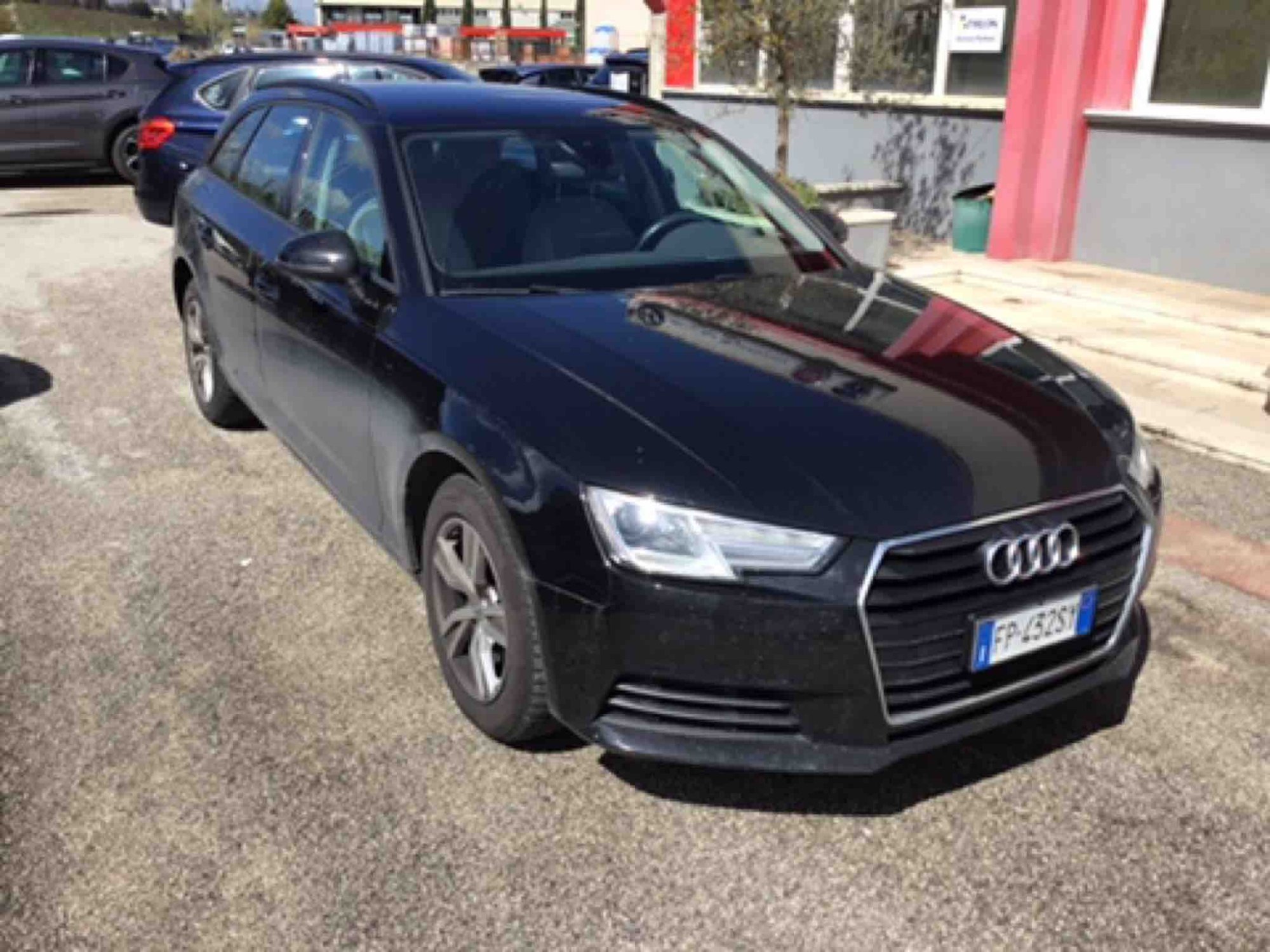 Audi A4 2.0 TDI - Diesel - Manual - 235 651 km