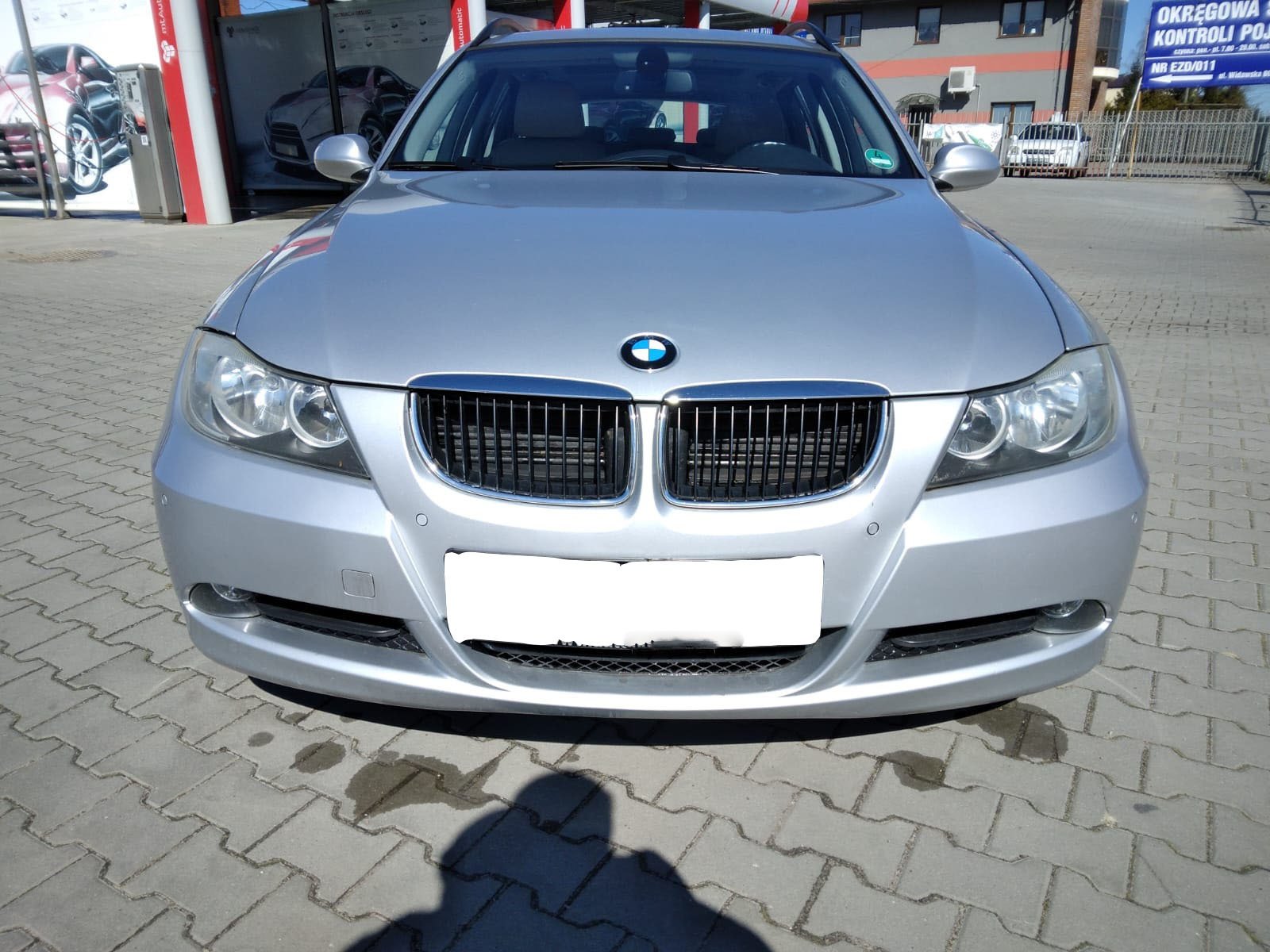 Bmw 3 Series 320i - Benzine - Manual - 187 000 km