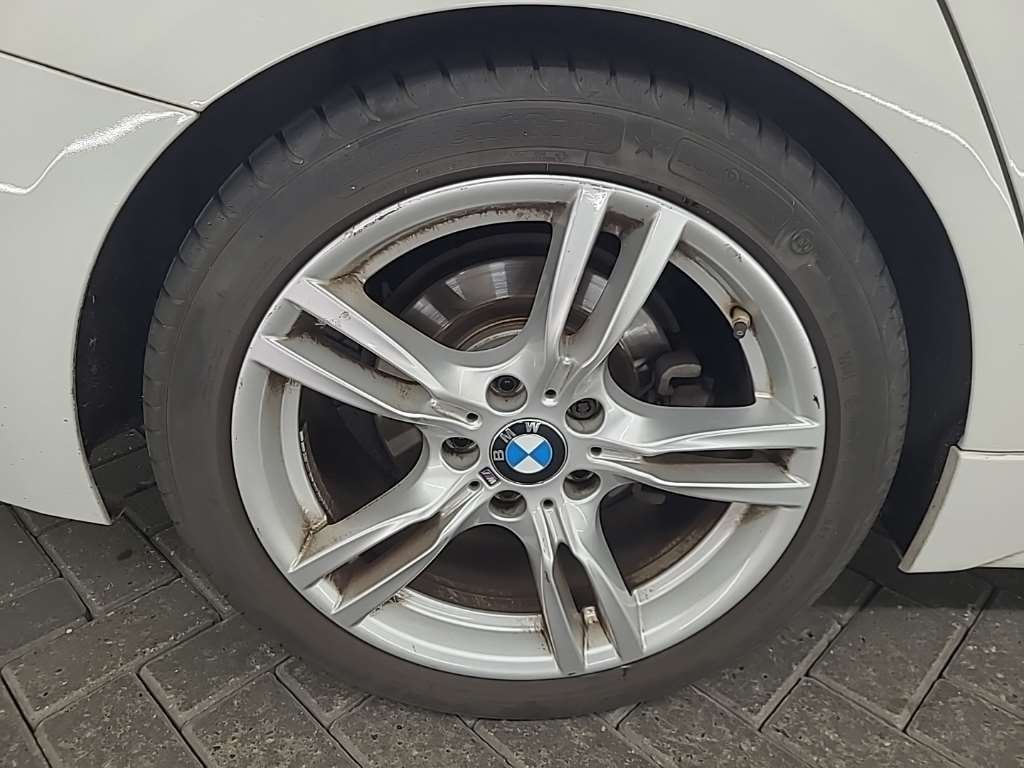 Bmw 3 Series 320i - Benzine - Automatic - 116 830 km