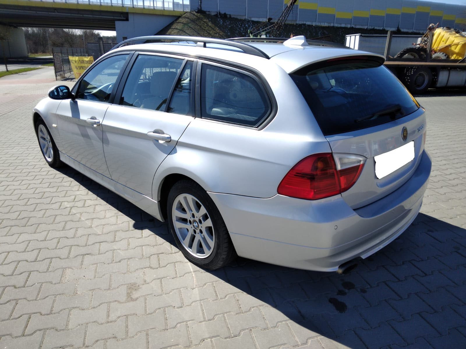 Bmw 3 Series 320i - Benzine - Manual - 187 000 km